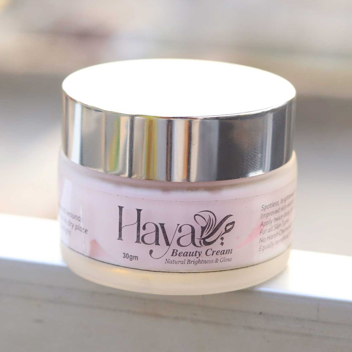 Haya Beauty Cream By Rabi Pirzada Advanced Whitening & Glowing Skin for Men & Women - 30g
